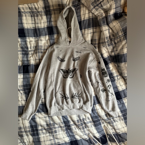 Harry Styles Tattoo Sweatshirt - Picture 1 of 2
